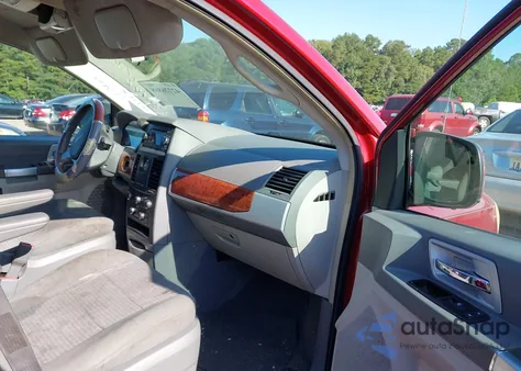 2008 Chrysler Town & Country Touring from USA, damaged, VIN 2A8HR54P78R736148